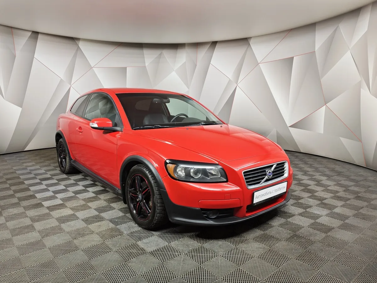 Volvo C30 1.6 MT (100 л.с.) Красный в АВИЛОН. Слайд №3