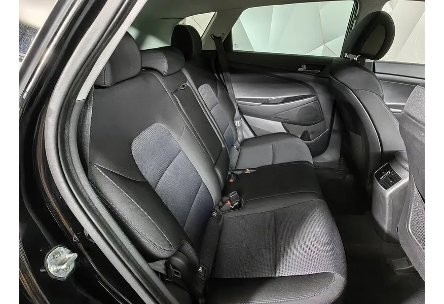 Hyundai Tucson 2.0 AT (150 л.с.) Comfort Черный в АВИЛОН. Слайд №15