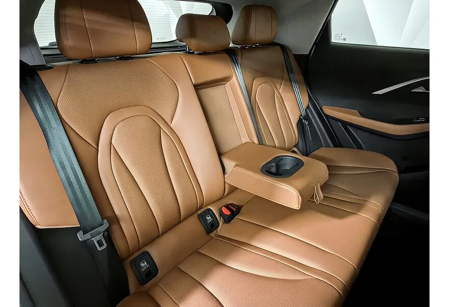 Omoda C5 1.5T CVT (147 л.с.) Ultimate Белый в АВИЛОН. Слайд №17