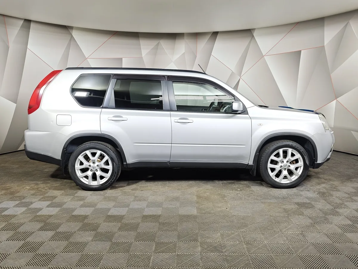 Nissan X-Trail 2.0 CVT AWD (141 л.с.) Серебристый в АВИЛОН. Слайд №6