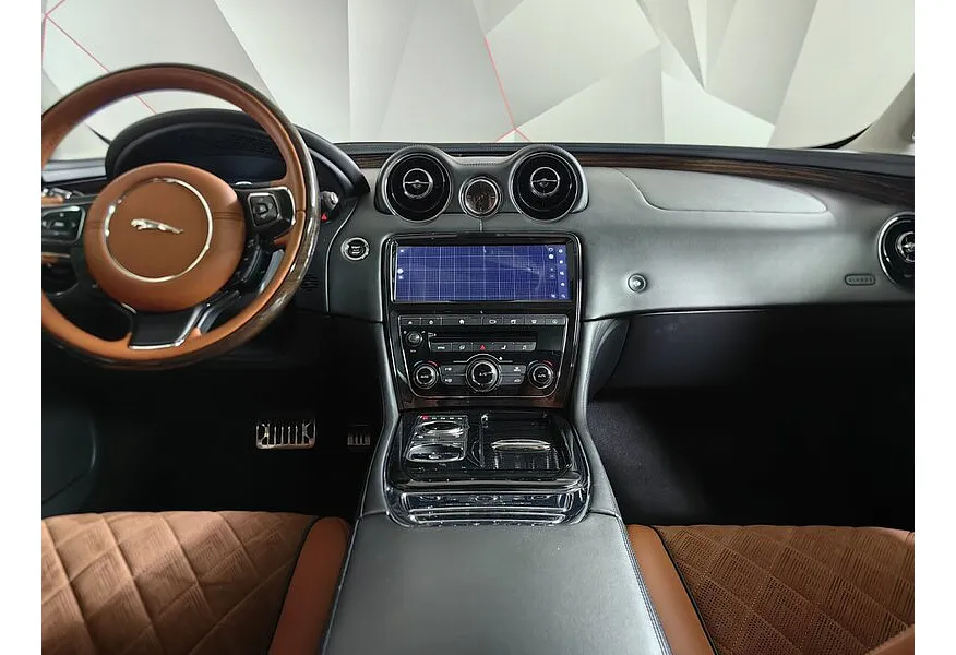 Jaguar XJ 3.0 AT AWD LWB (340 л.с.) Luxury Черный в АВИЛОН. Слайд №15