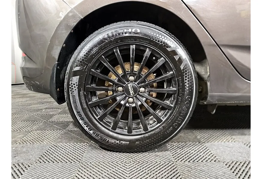 Hyundai Solaris 1.6 AT (123 л.с.) Comfort Коричневый в АВИЛОН. Слайд №9