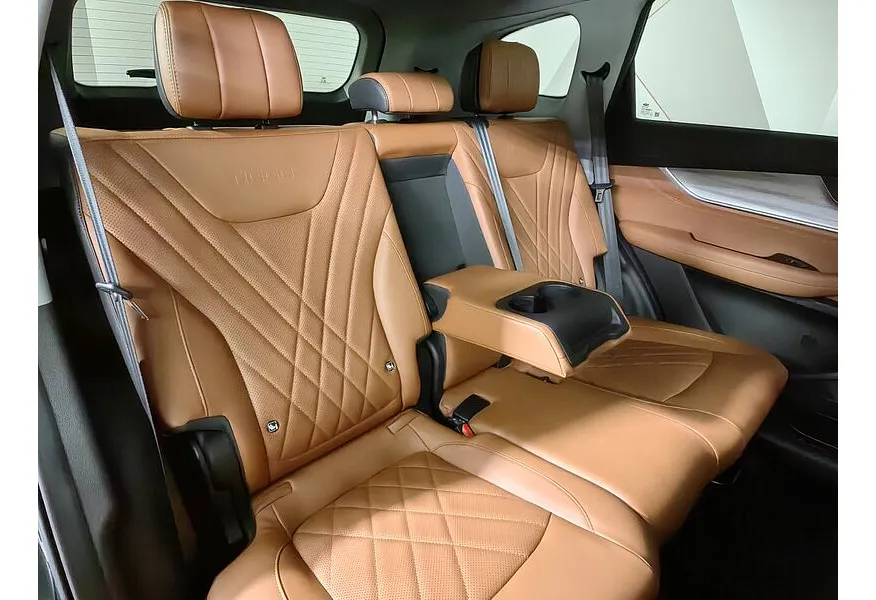 Chery Tiggo 8 Pro Max 2.0 AMT AWD (197 л.с.) Ultimate Черный в АВИЛОН. Слайд №17