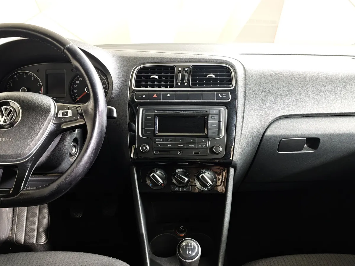 Volkswagen Polo 1.6 MT (105 л.с.) Trendline Серый в АВИЛОН. Слайд №15