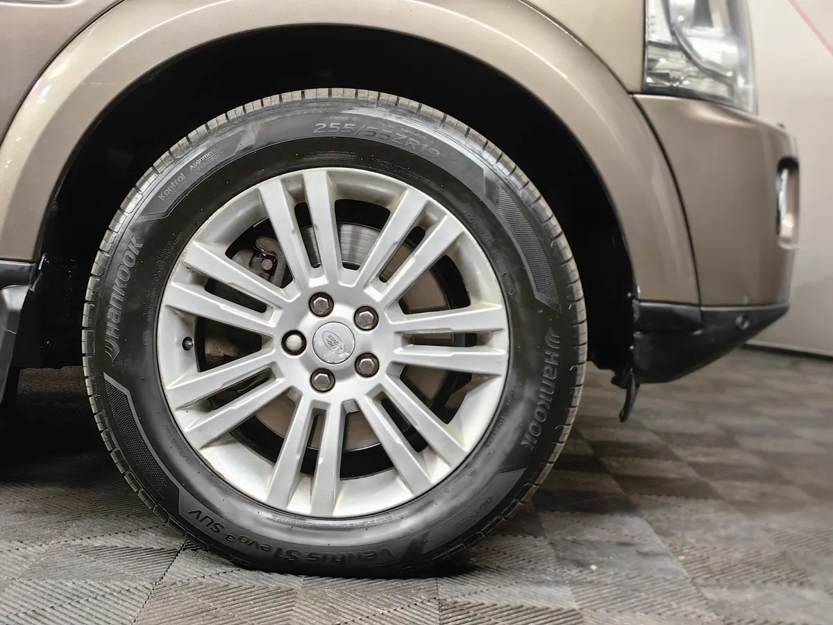 Land Rover Discovery 3.0 SDV6 4WD AT (252 л.с.) HSE Коричневый в АВИЛОН. Слайд №9