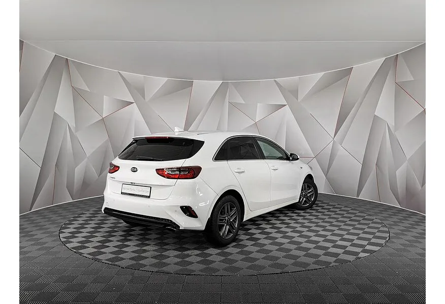 Kia Ceed 1.4 T-GDI AMT (140 л.с.) Comfort Белый в АВИЛОН. Слайд №2