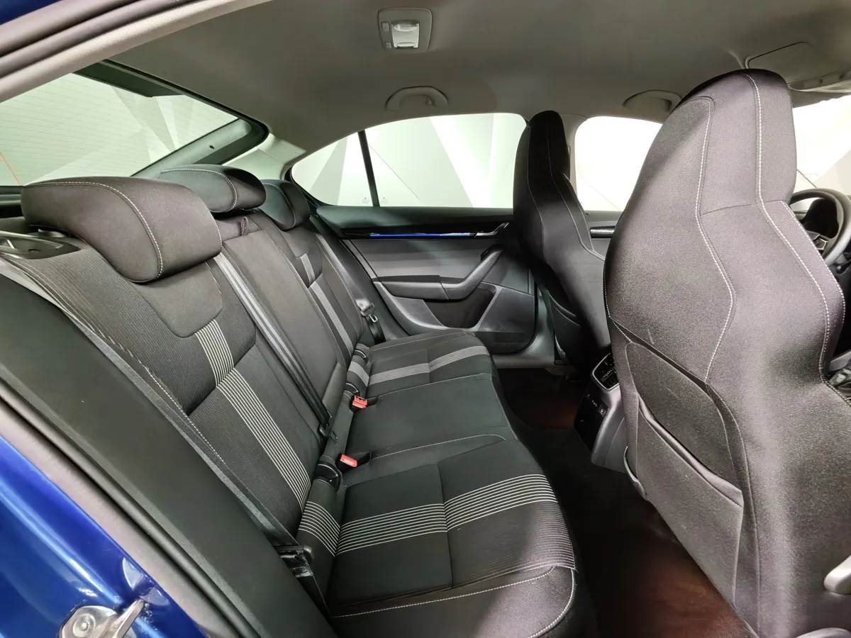 Skoda Octavia 1.6 MPI AT (110 л.с.) Синий в АВИЛОН. Слайд №16