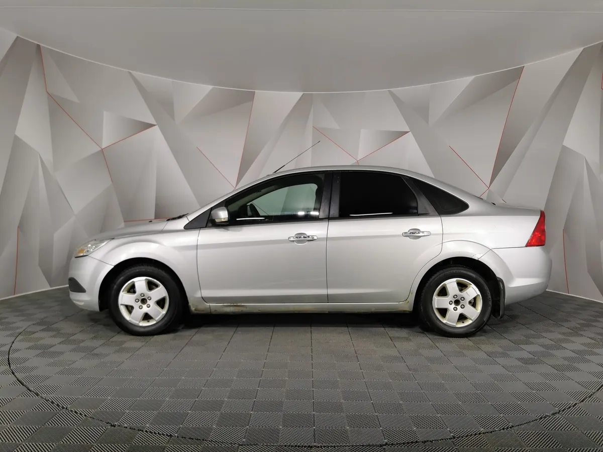 Ford Focus 1.6 MT (101 л.с.) Comfort Серебристый в АВИЛОН. Слайд №5