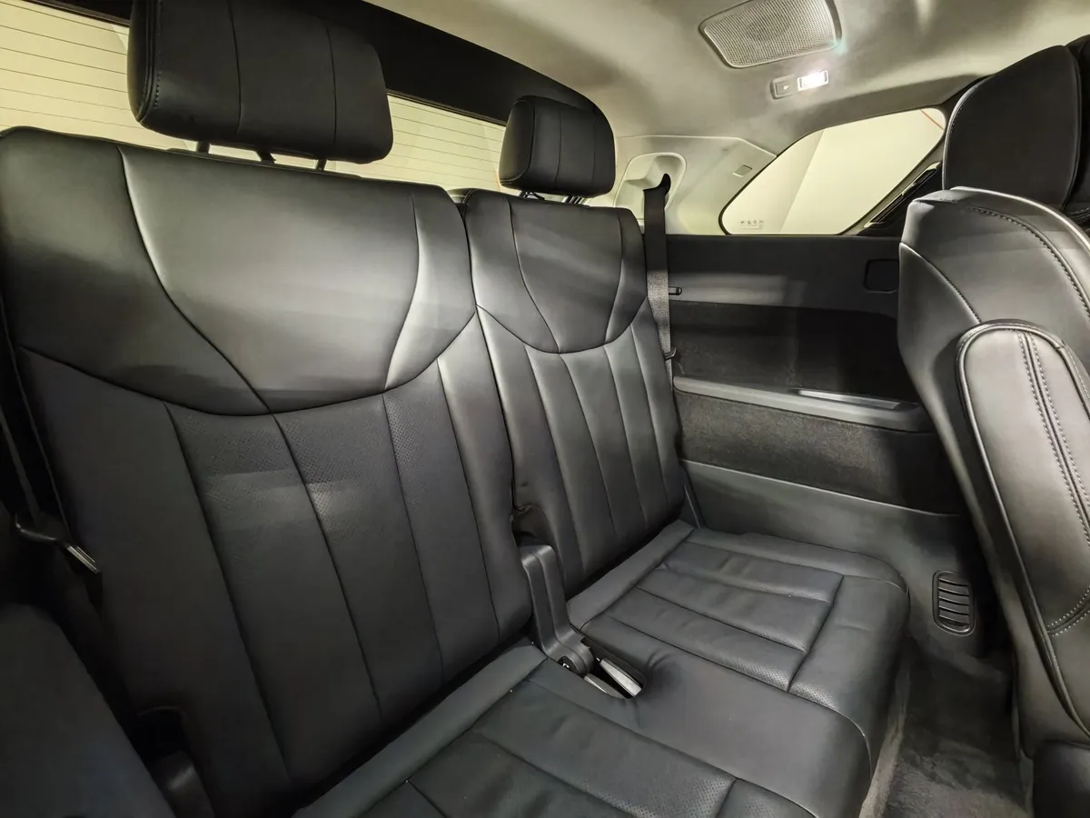 Hongqi E-HS9 AT 4WD (551 л.с.) 6 мест Делюкс Черный в АВИЛОН. Слайд №18