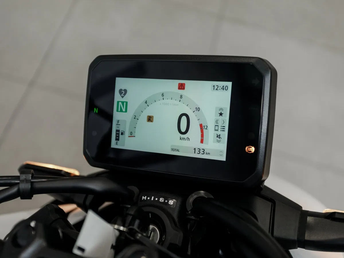Honda CB1000 Hornet 998 см³ (158 л.с.) (158) 998 Белый в АВИЛОН. Слайд №7