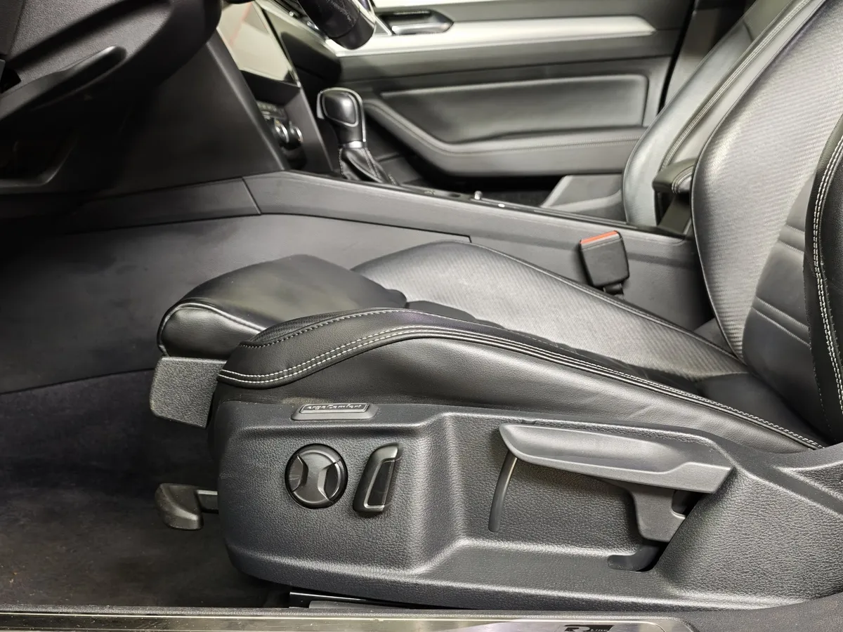 Volkswagen Passat 2.0 TSI BlueMotion DSG 4motion (220 л.с.) Variant Черный в АВИЛОН. Слайд №23