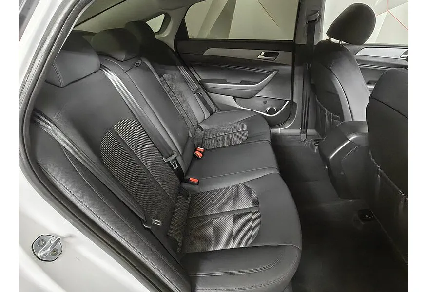 Hyundai Sonata 2.0 AT (150 л.с.) Primary Белый в АВИЛОН. Слайд №16 Hyundai Sonata 2.0 AT (150 л.с.) Primary Белый в АВИЛОН. Слайд №16