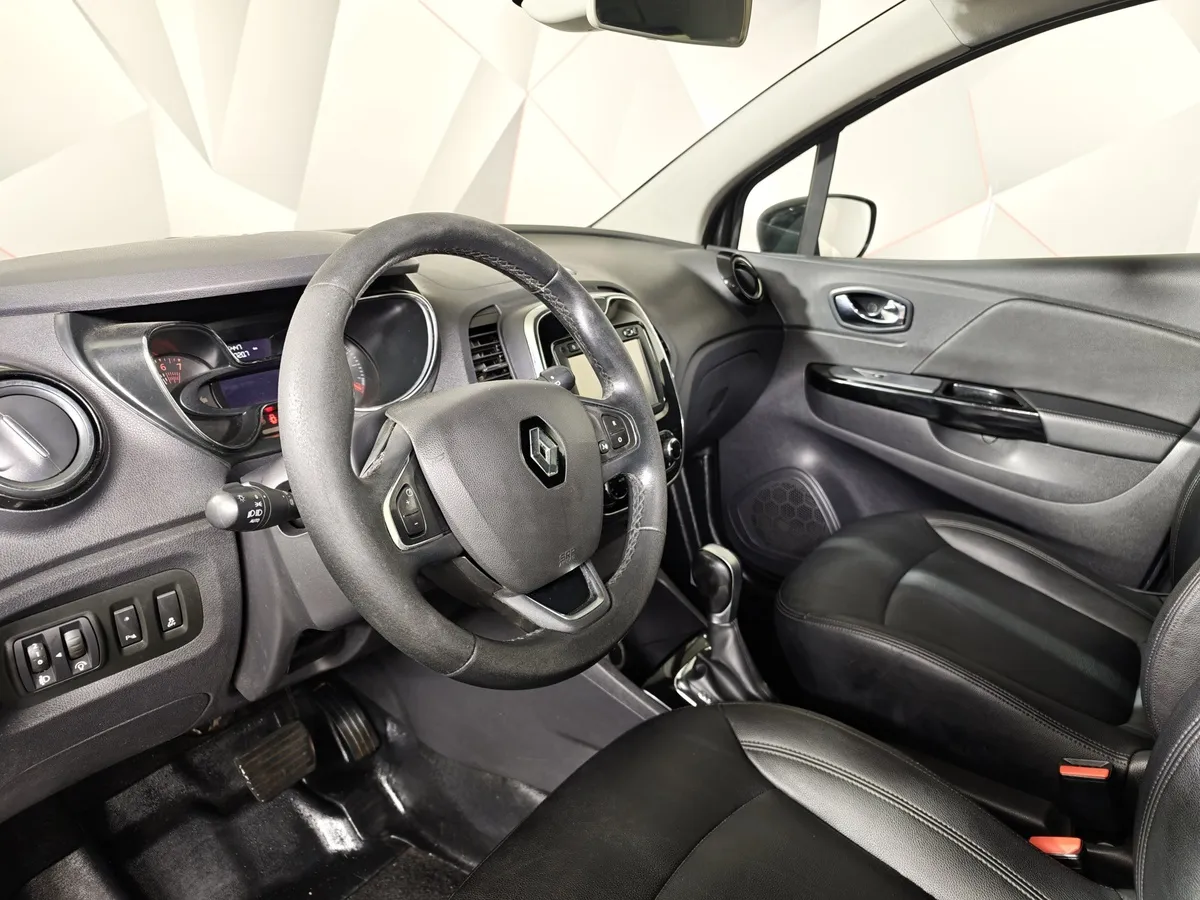Renault Kaptur 2.0 AT AWD (143 л.с.) Серый в АВИЛОН. Слайд №19