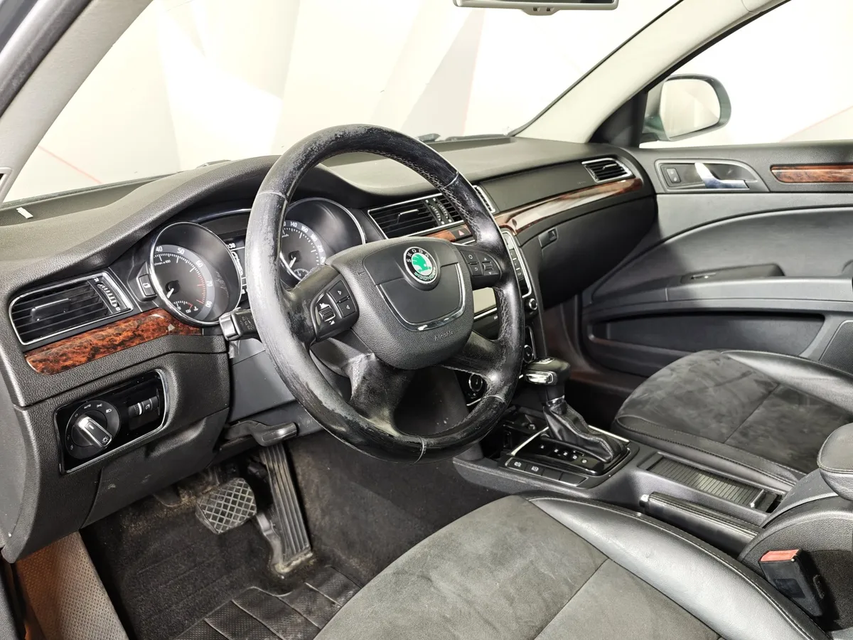 Skoda Superb 1.8 TSI AT (152 л.с.) Серый в АВИЛОН. Слайд №18