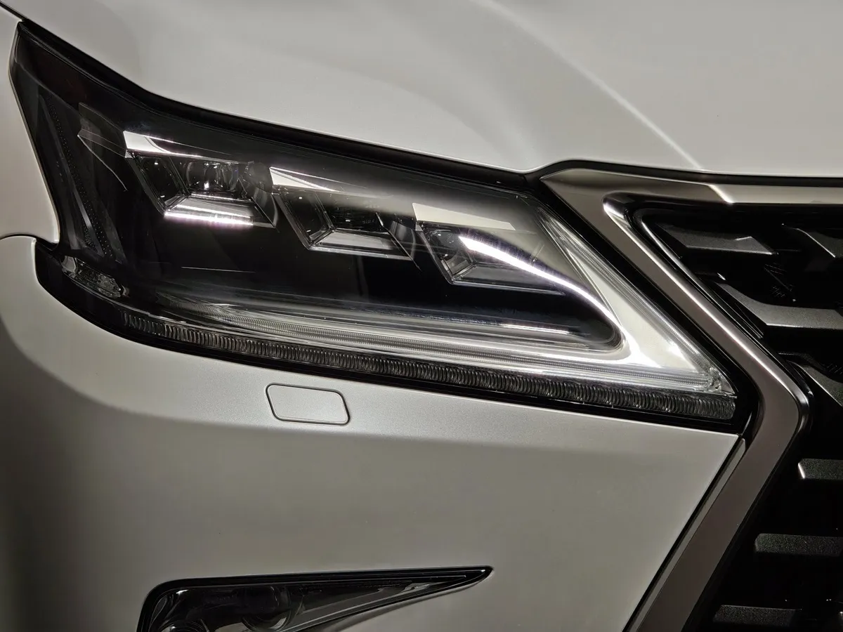 Lexus LX 570 AT (367 л.с.) Heritage Белый в АВИЛОН. Слайд №10