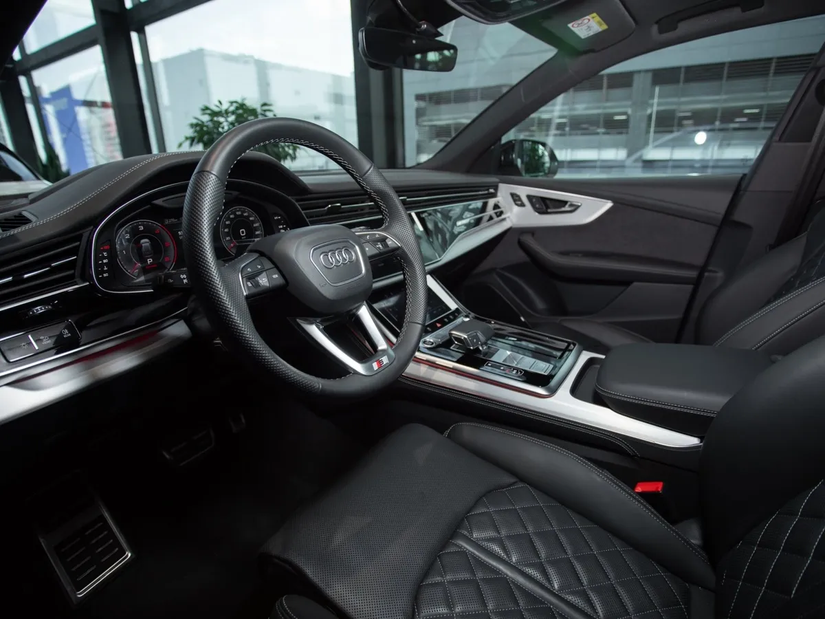 Audi Q8 3.0 TDI Tiptronic quattro (286 л.с.) Белый в АВИЛОН. Слайд №8