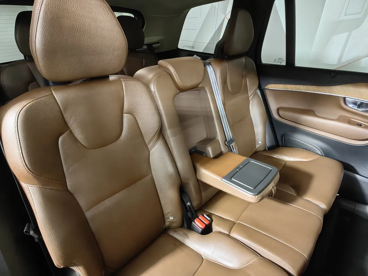 Volvo XC90 2.0 T5 Drive-E AT AWD (5 мест) (249 л.с.) Inscription Синий в АВИЛОН. Слайд №17