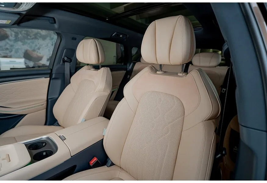 Voyah Free EVR 1.5 AT AWD (489 л.с.) Коричневый в АВИЛОН. Слайд №5