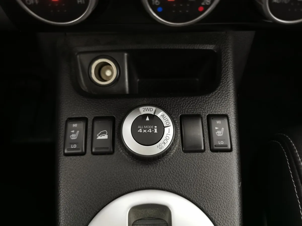 Nissan X-Trail 2.0 CVT AWD (141 л.с.) Черный в АВИЛОН. Слайд №20
