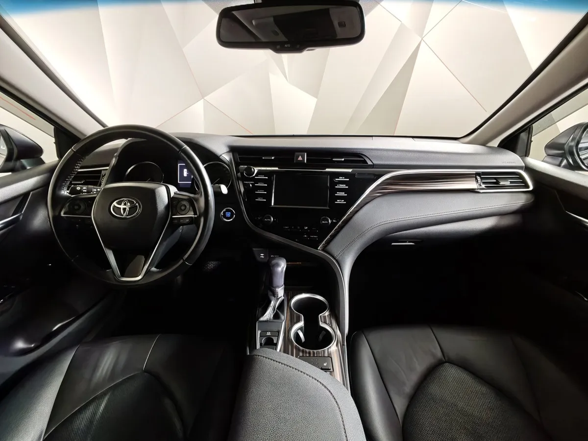 Toyota Camry 2.5 AT (181 л.с.) Черный в АВИЛОН. Слайд №14