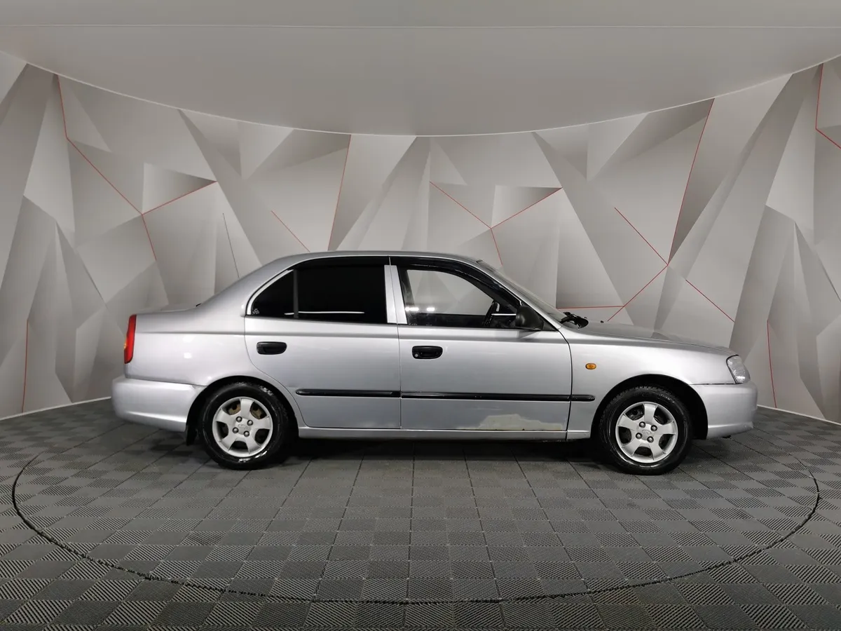 Hyundai Accent 1.5 MT (102 л.с.) Серебристый в АВИЛОН. Слайд №6