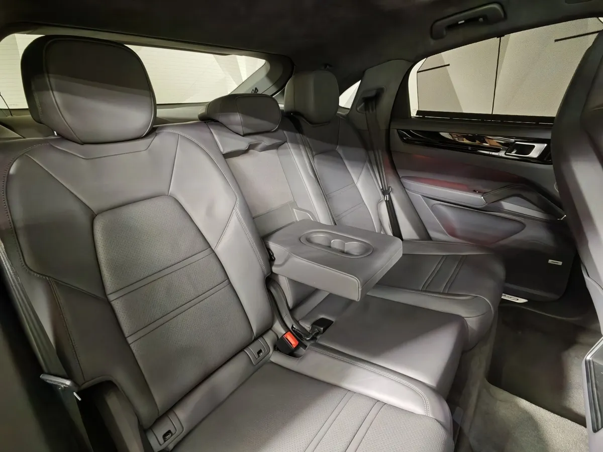 Porsche Cayenne Coupe 3.0 Tiptronic AWD (340 л.с.) Серый в АВИЛОН. Слайд №17