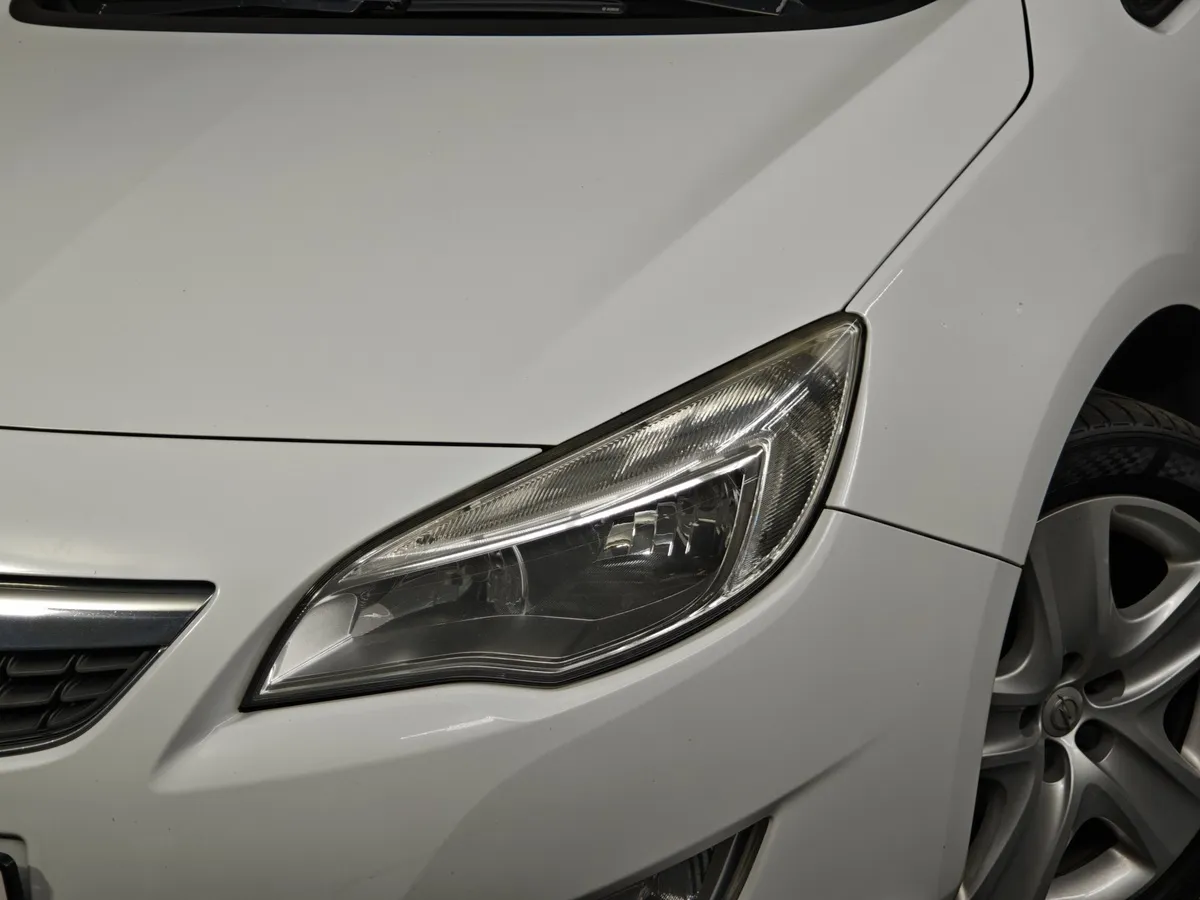 Opel Astra 1.6 MT (115 л.с.) Белый в АВИЛОН. Слайд №10