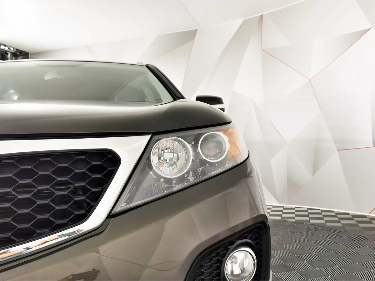 Kia Sorento 2.4 AT 4WD (175 л.с.) Comfort Коричневый в АВИЛОН. Слайд №10