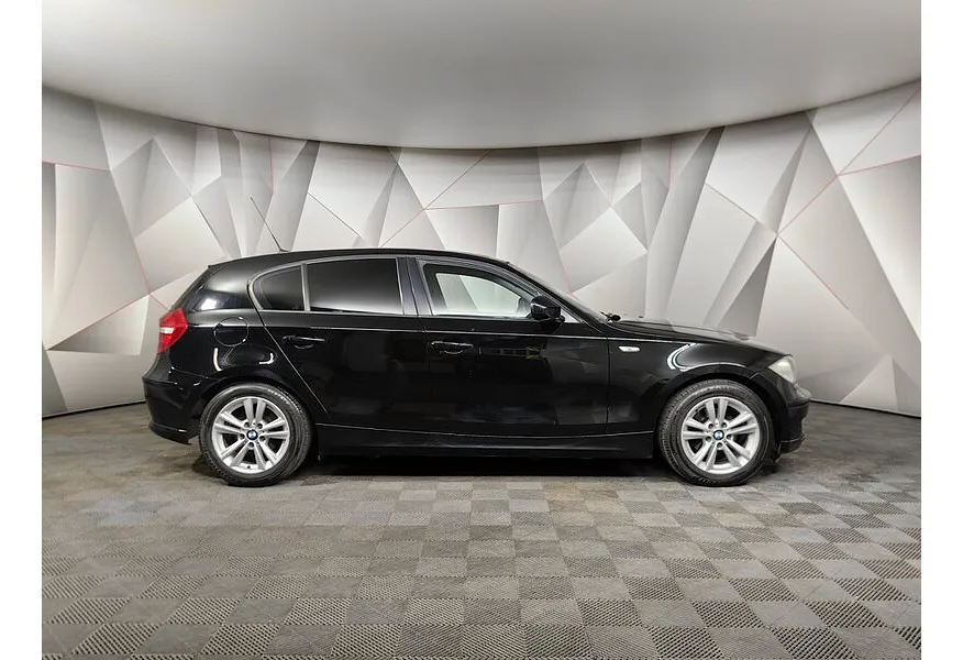 BMW 1 серия 116i AT (115 л.с.) Черный в АВИЛОН. Слайд №6