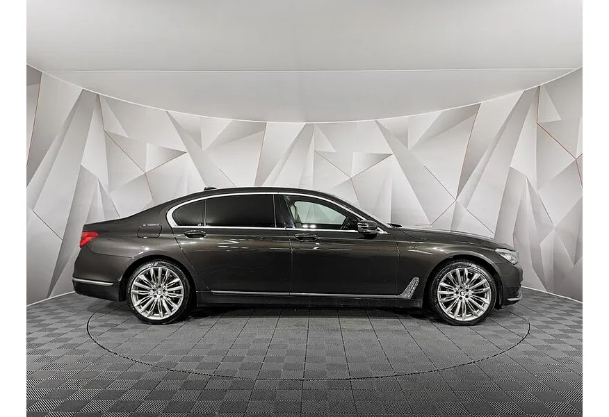 BMW 7 серия 730Ld xDrive AT (265 л.с.) Коричневый в АВИЛОН. Слайд №6
