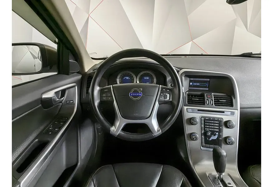 Volvo XC60 2.0 T AT (203 л.с.) Золотой в АВИЛОН. Слайд №11