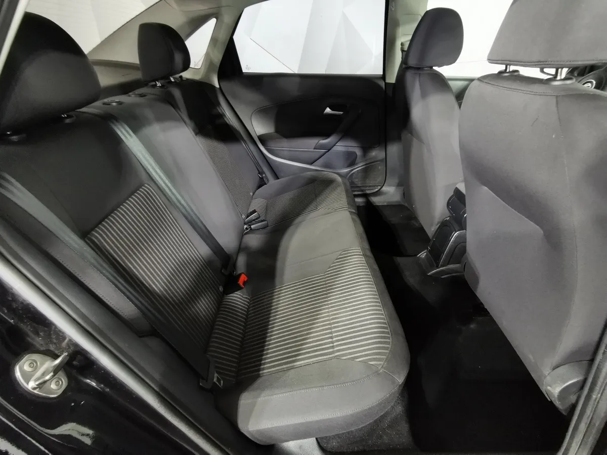Volkswagen Polo 1.6 Tiptronic (105 л.с.) Comfortline Черный в АВИЛОН. Слайд №14