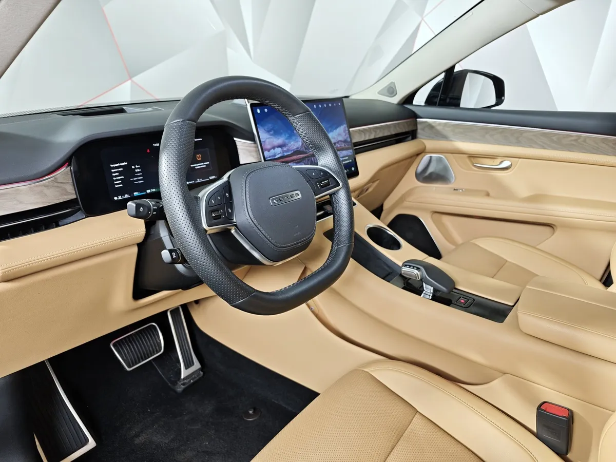 Seres M5 1.5 AT 4WD (496 л.с.) Premium Черный в АВИЛОН. Слайд №18