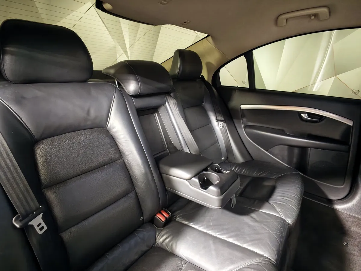 Volvo S80 2.5 Turbo Geartronic (200 л.с.) Черный в АВИЛОН. Слайд №15