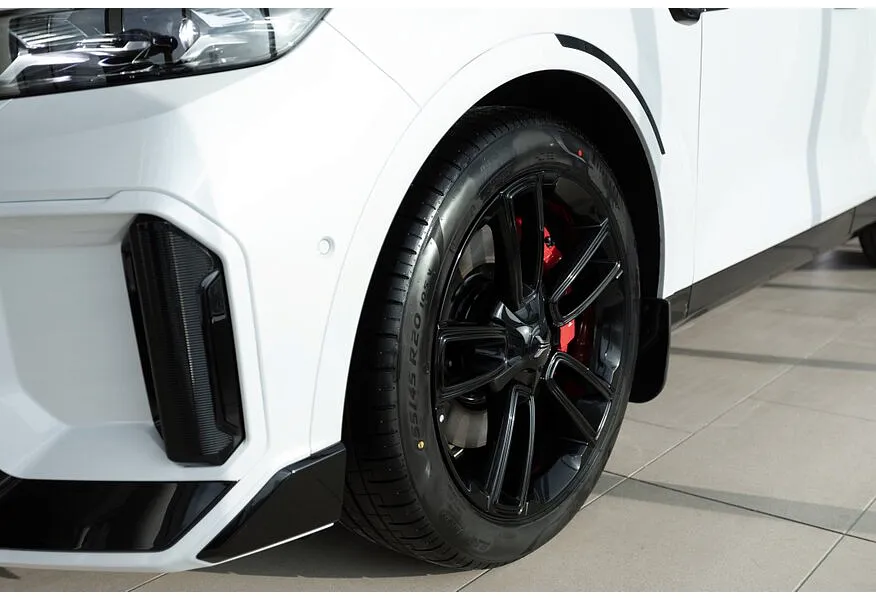 Voyah Free EVR 1.5 AT AWD (510 л.с.) Sport + Белый в АВИЛОН. Слайд №16