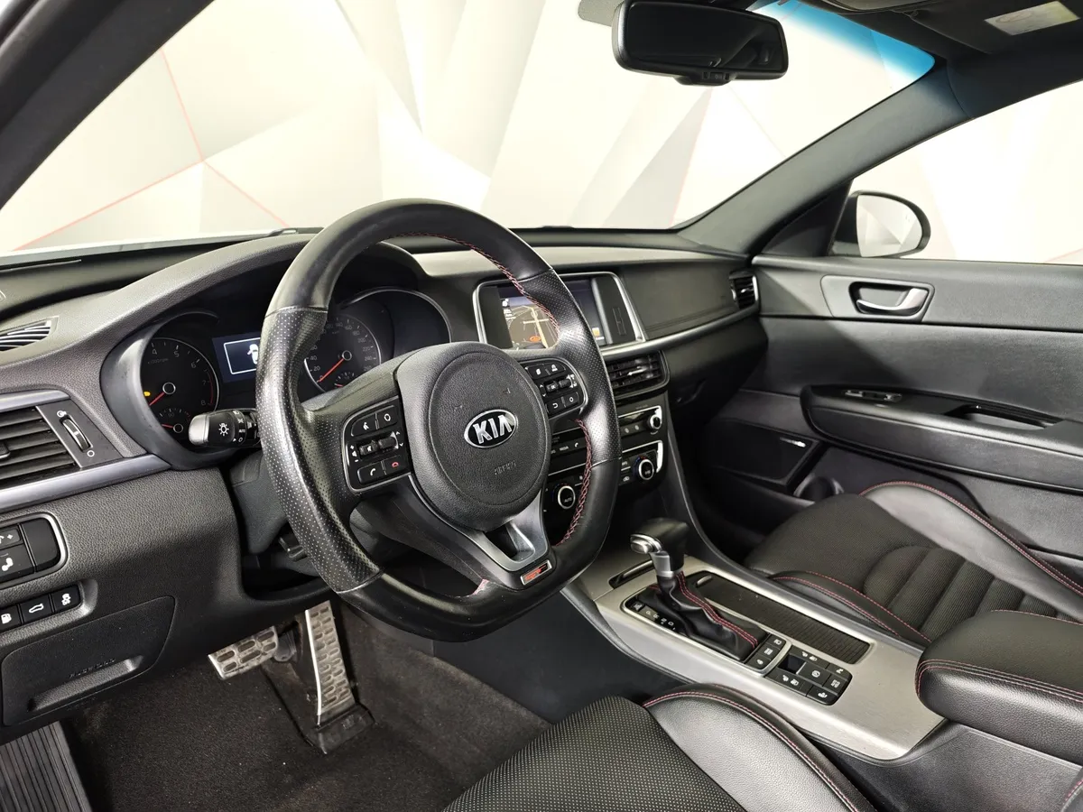 Kia Optima 2.0 T AT (245 л.с.) GT Белый в АВИЛОН. Слайд №19