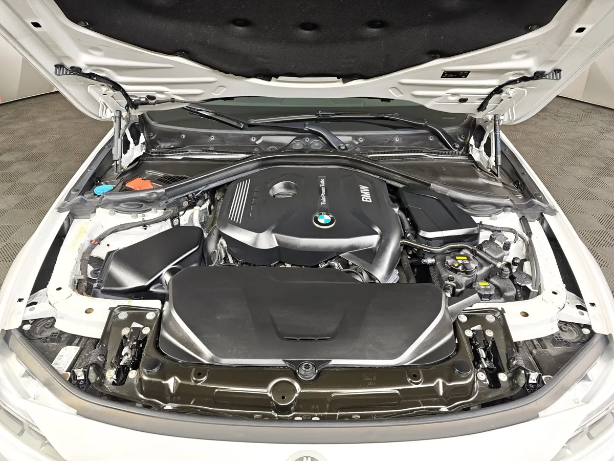 BMW 3 серия 320i xDrive AT (184 л.с.) M Sport Белый в АВИЛОН. Слайд №10