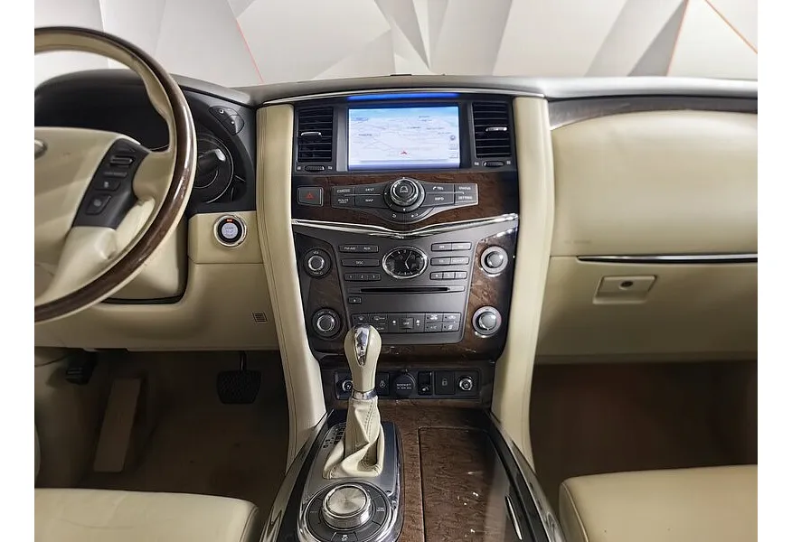 Infiniti QX80 5.6 АТ AWD (405 л.с.) Белый в АВИЛОН. Слайд №15 Infiniti QX80 5.6 АТ AWD (405 л.с.) Белый в АВИЛОН. Слайд №15