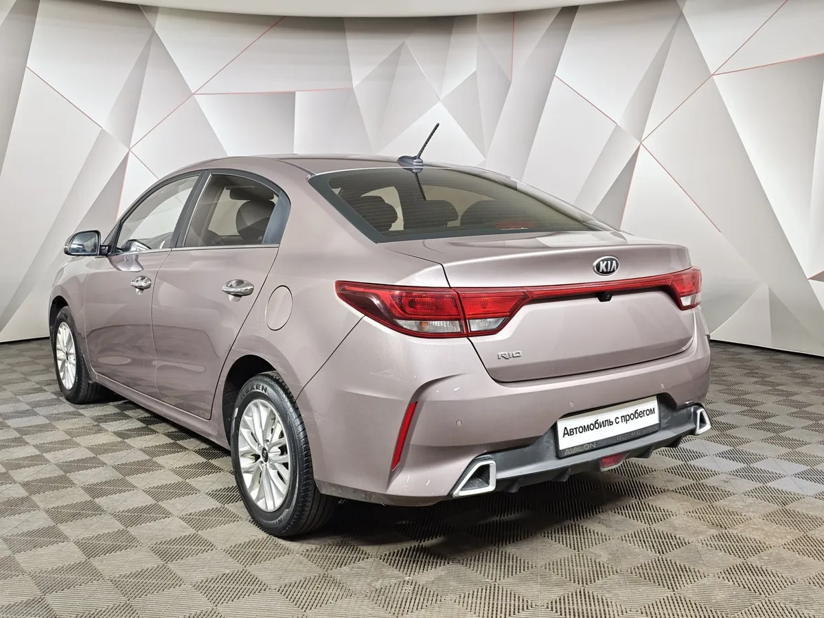 Kia Rio 1.6 AT (123 л.с.) Бежевый в АВИЛОН. Слайд №4