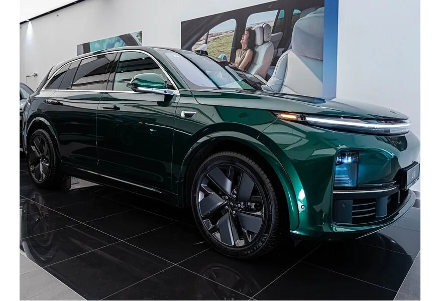 Li Auto L7 1.5 AT 4WD (449 л.с.) Ultra Зеленый в АВИЛОН. Слайд №2