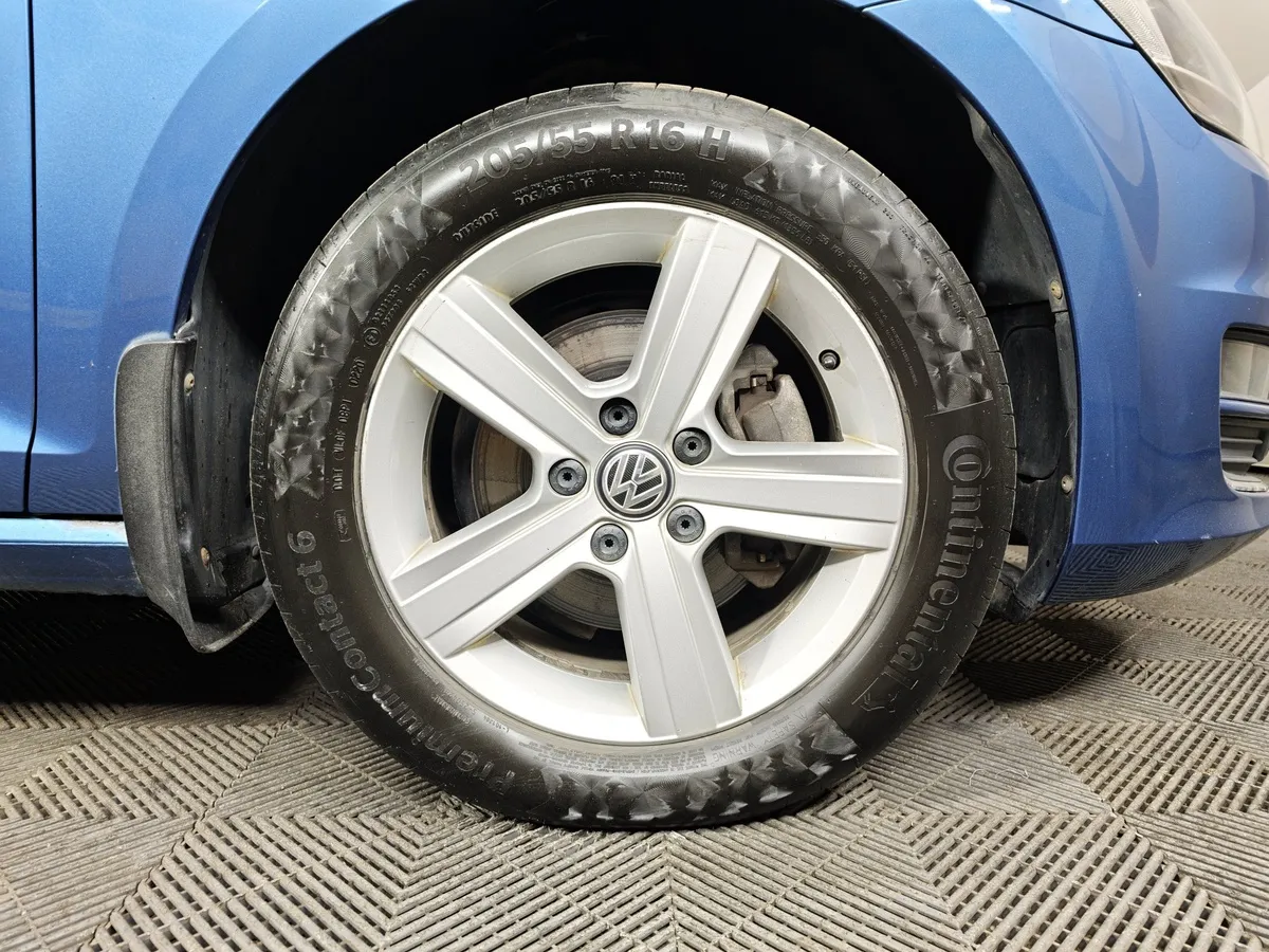 Volkswagen Golf 1.4 TSI BlueMotion DSG (122 л.с.) Highline Голубой в АВИЛОН. Слайд №9