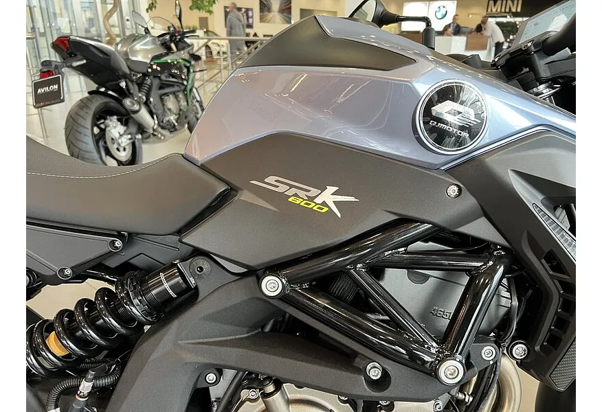 LIVE. Слайд №14