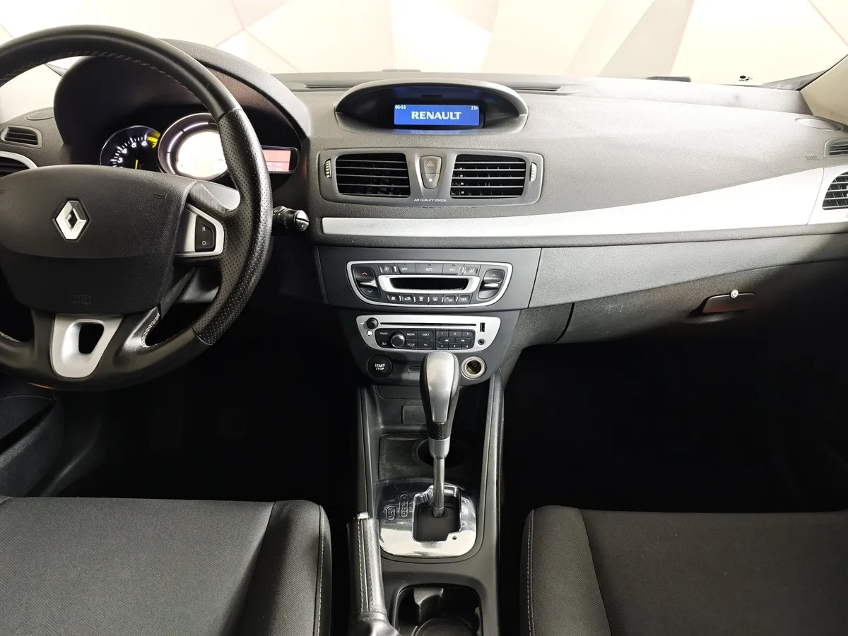 Renault Megane 2.0 CVT (138 л.с.) Белый в АВИЛОН. Слайд №14