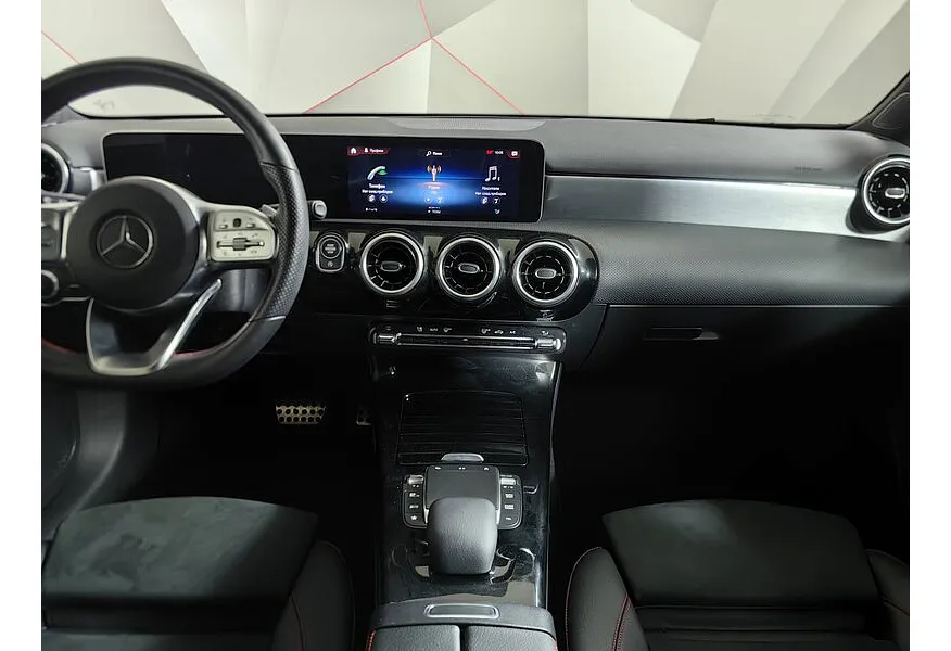 Mercedes-Benz A-Класс A 200 7G-DCT (150 л.с.) Sport Белый в АВИЛОН. Слайд №15