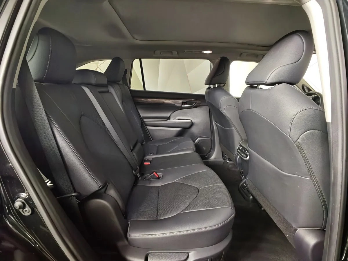 Toyota Highlander 2.0T AT 4WD (248 л.с.) Noble Version Черный в АВИЛОН. Слайд №16