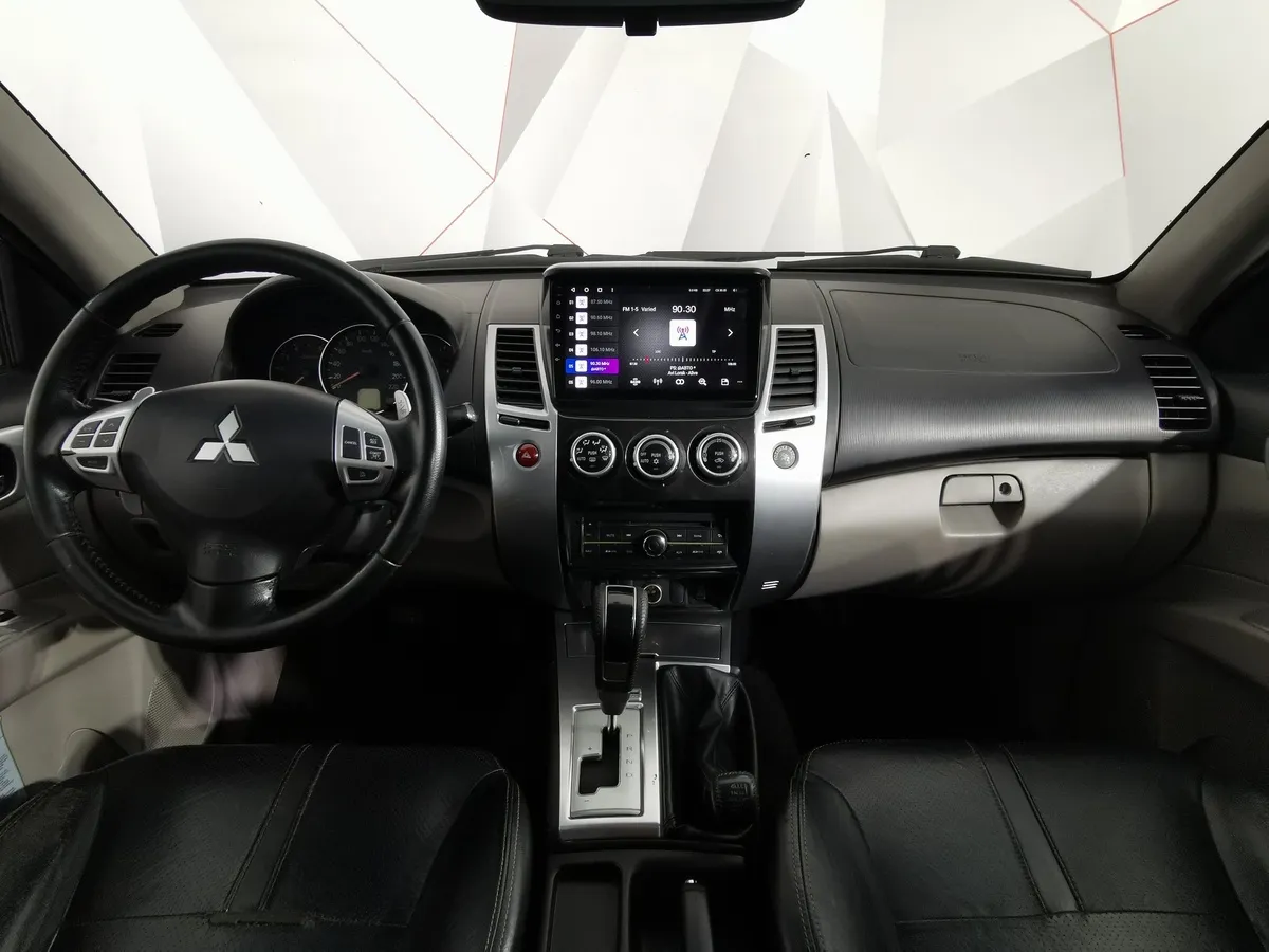 Mitsubishi Pajero Sport 2.5 DI-D AT AWD (178 л.с.) Белый в АВИЛОН. Слайд №13