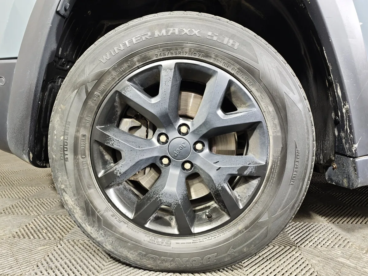 Jeep Cherokee 2.4 Tigershark Multiair AT AWD (177 л.с.) Sport Зеленый в АВИЛОН. Слайд №9