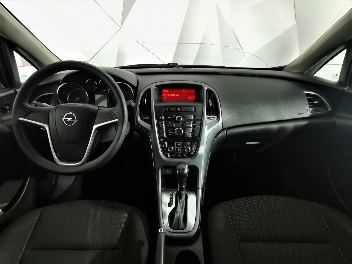 Opel Astra 1.4 Turbo AT (140 л.с.) Черный в АВИЛОН. Слайд №10