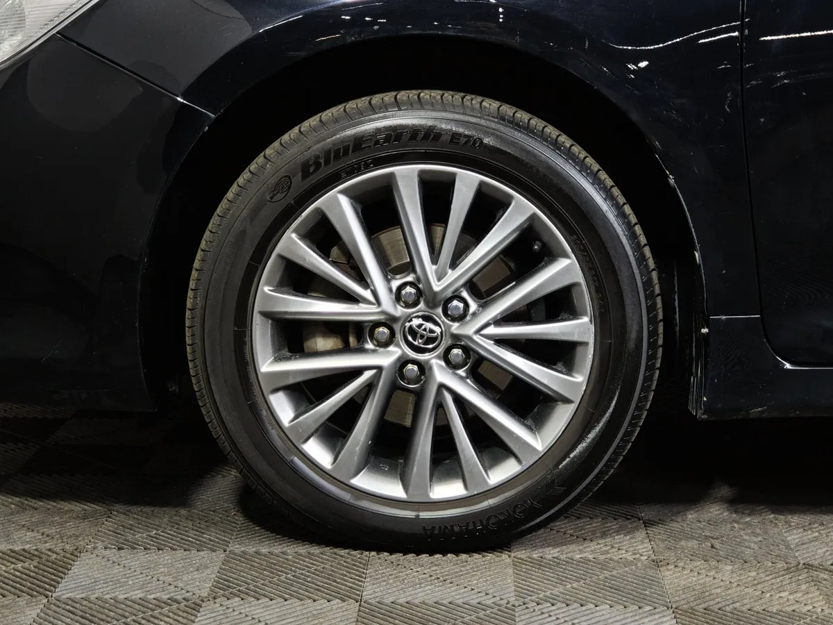 Toyota Camry 2.5 AT (181 л.с.) Черный в АВИЛОН. Слайд №9