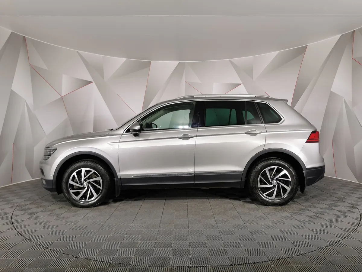 Volkswagen Tiguan 2.0 TSI 4Motion DSG (180 л.с.) Highline Серебристый в АВИЛОН. Слайд №5